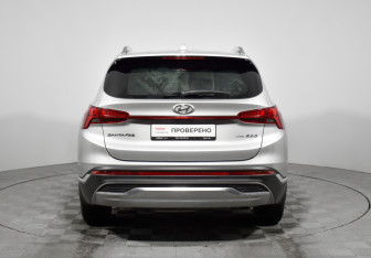 Подержанный автомобиль Hyundai Santa Fe 2021 года (6 фото)
