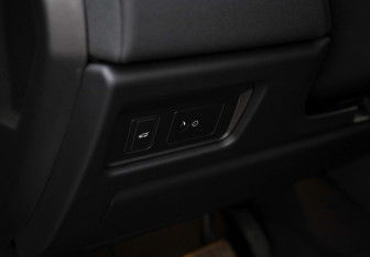 Подержанный автомобиль Land Rover Range Rover Evoque 2017 года (23 фото)