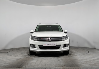 Подержанный автомобиль Volkswagen Tiguan 2015 года (2 фото)