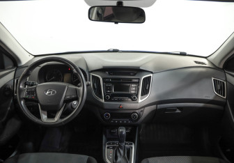 Подержанный автомобиль Hyundai Creta 2018 года (9 фото)