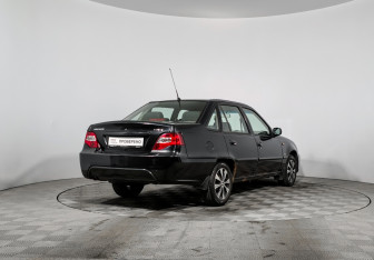 Подержанный автомобиль Daewoo Nexia Sedan 2012 года (5 фото)
