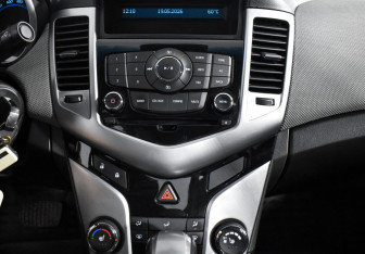 Подержанный автомобиль Chevrolet Cruze Sedan 2011 года (16 фото)