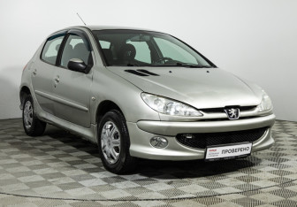 Подержанный автомобиль Peugeot 206 Hatchback 2006 года (3 фото)