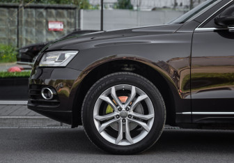 Подержанный автомобиль Audi Q5 2013 года (10 фото)
