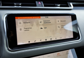Подержанный автомобиль Land Rover Range Rover Velar 2018 года (20 фото)
