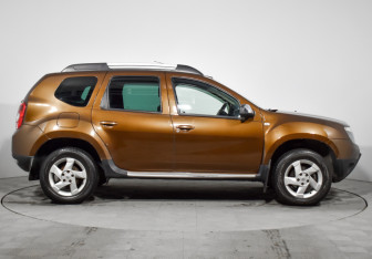 Подержанный автомобиль Renault Duster 2012 года (4 фото)