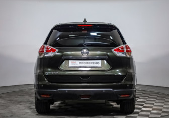 Подержанный автомобиль Nissan X-Trail 2017 года (3 фото)