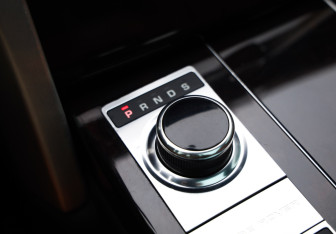 Подержанный автомобиль Land Rover Range Rover 2017 года (21 фото)