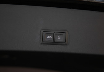 Подержанный автомобиль Audi A6 allroad 2018 года (22 фото)