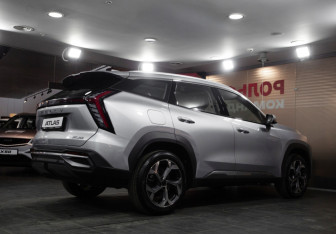 Новый Geely Atlas 2026 (5 фото)