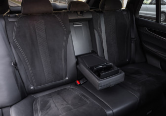 Подержанный автомобиль BMW X5 2017 года (31 фото)