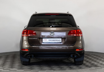 Подержанный автомобиль Volkswagen Touareg 2013 года (6 фото)