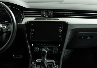 Подержанный автомобиль Volkswagen Passat Sedan 2019 года (14 фото)