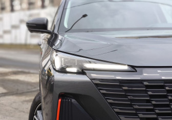 Подержанный автомобиль Changan UNI-S 2024 года (9 фото)