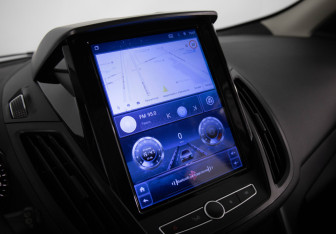 Подержанный автомобиль Ford Kuga 2017 года (14 фото)