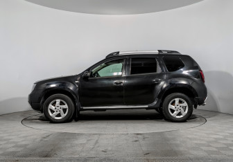 Подержанный автомобиль Renault Duster 2016 года (8 фото)