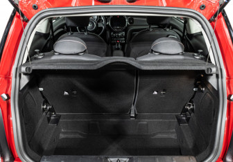 Подержанный автомобиль MINI Hatch 2021 года (17 фото)