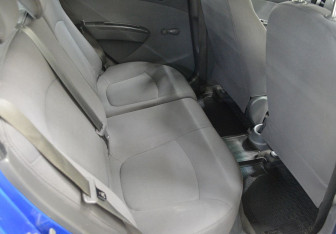 Подержанный автомобиль Chevrolet Spark 2013 года (12 фото)