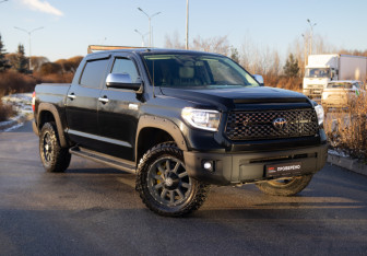 Подержанный автомобиль Toyota Tundra 2013 года (6 фото)