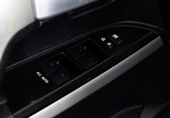 Подержанный автомобиль Toyota Land Cruiser Suv 2018 года (17 фото)