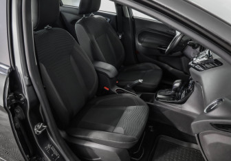 Подержанный автомобиль Ford Fiesta Sedan 2016 года (22 фото)