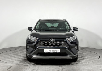 Подержанный автомобиль Toyota RAV4 2021 года (2 фото)