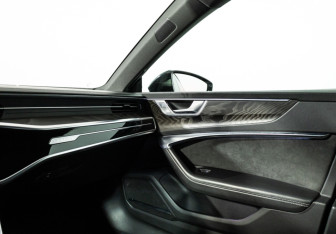 Подержанный автомобиль Audi A7 2018 года (20 фото)