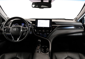 Подержанный автомобиль Toyota Camry Sedan 2021 года (11 фото)