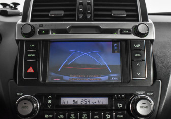 Подержанный автомобиль Toyota Land Cruiser Prado 2014 года (19 фото)