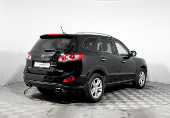 Подержанный автомобиль Hyundai Santa Fe 2011 года (5 фото)