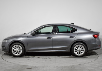 Подержанный автомобиль Skoda Octavia Liftback 2021 года (8 фото)