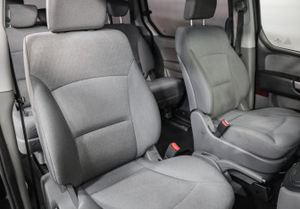 Подержанный автомобиль Hyundai H-1 2018 года (18 фото)
