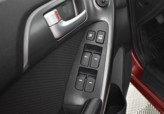 Подержанный автомобиль Kia Cerato Sedan 2010 года (17 фото)