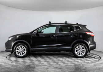 Подержанный автомобиль Nissan Qashqai 2014 года (8 фото)