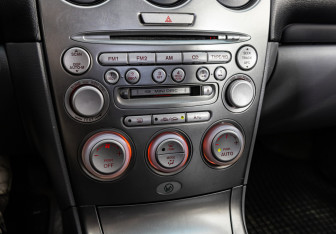 Подержанный автомобиль Mazda 6 Sedan 2005 года (13 фото)