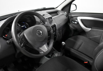 Подержанный автомобиль Nissan Terrano 2019 года (9 фото)