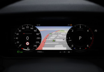 Подержанный автомобиль Land Rover Range Rover Velar 2019 года (14 фото)