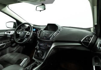 Подержанный автомобиль Ford Kuga 2014 года (9 фото)
