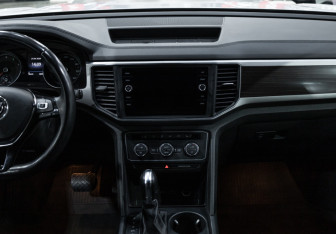 Подержанный автомобиль Volkswagen Teramont 2018 года (15 фото)