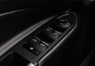 Подержанный автомобиль Ford Kuga 2017 года (14 фото)