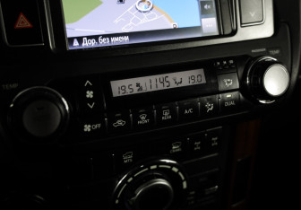 Подержанный автомобиль Toyota Land Cruiser Prado 2014 года (14 фото)