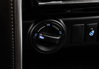 Подержанный автомобиль Toyota Fortuner 2018 года (17 фото)