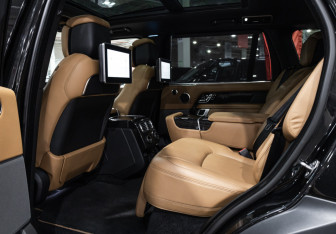 Подержанный автомобиль Land Rover Range Rover 2021 года (13 фото)