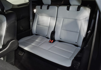 Подержанный автомобиль Ford Explorer 2021 года (12 фото)