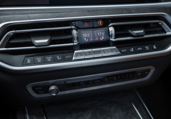 Подержанный автомобиль BMW X7 2019 года (23 фото)