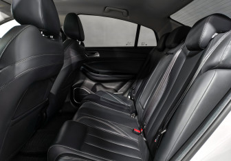 Подержанный автомобиль Omoda S5 2023 года (12 фото)