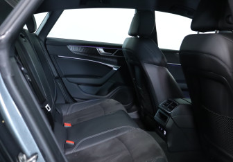 Подержанный автомобиль Audi A7 2019 года (24 фото)