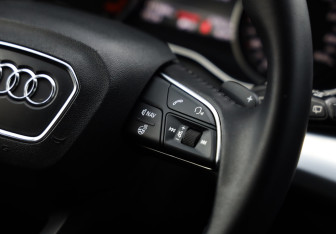 Подержанный автомобиль Audi Q5 2019 года (14 фото)