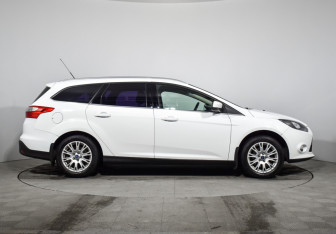 Подержанный автомобиль Ford Focus Wagon 2013 года (4 фото)