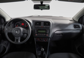 Подержанный автомобиль Volkswagen Polo Sedan 2011 года (9 фото)